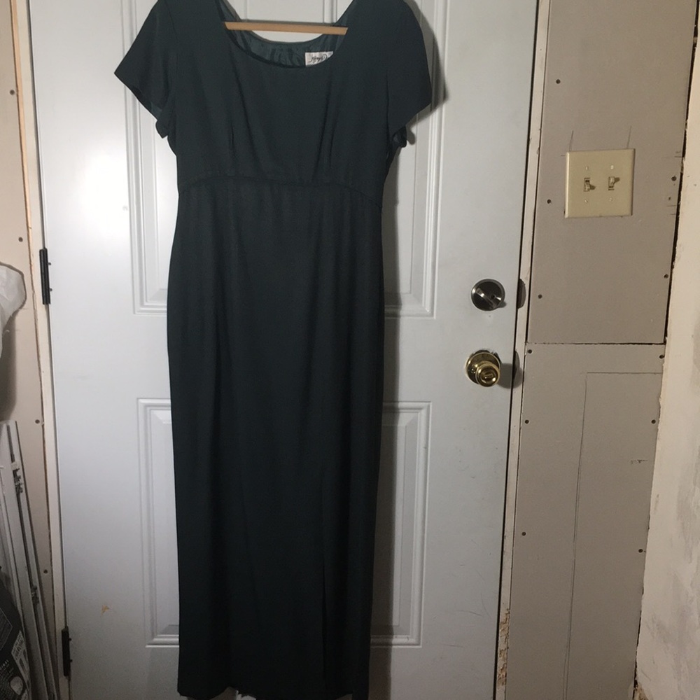 Jeffrey & Dara Evenings by Tom Barra dark green short sleeved maxi dress size 12